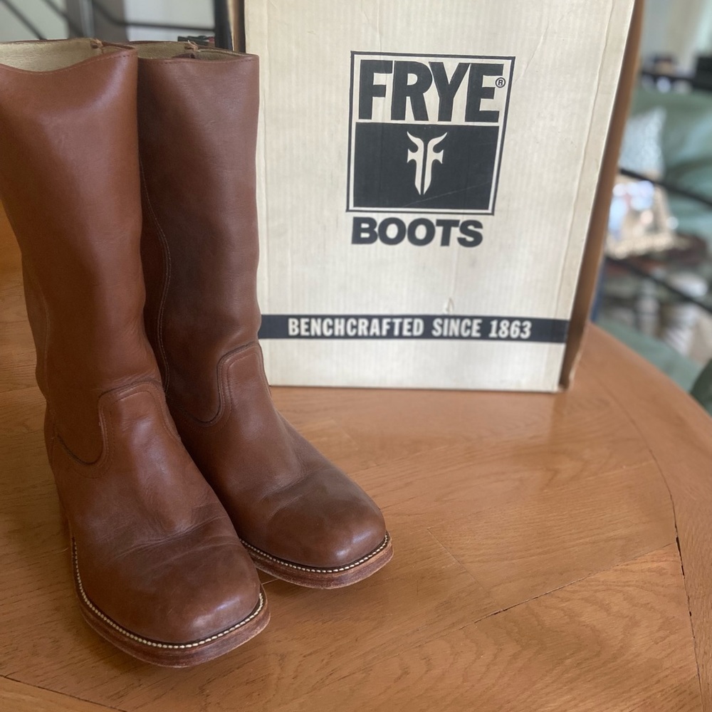 COPY - MENS  FRYE boots . Lightly worn . Size 12 . Great condition